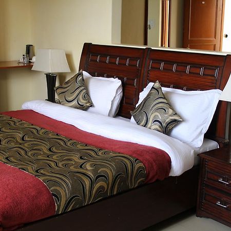 Hotel Deodar Villa Dharamshala Dış mekan fotoğraf