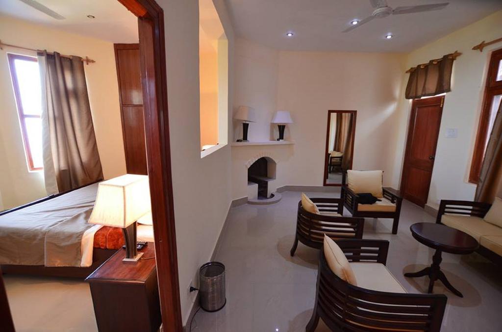 Hotel Deodar Villa Dharamshala Oda fotoğraf