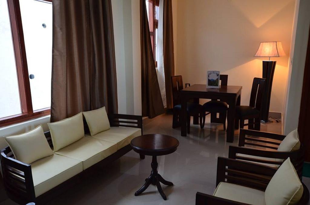Hotel Deodar Villa Dharamshala Oda fotoğraf