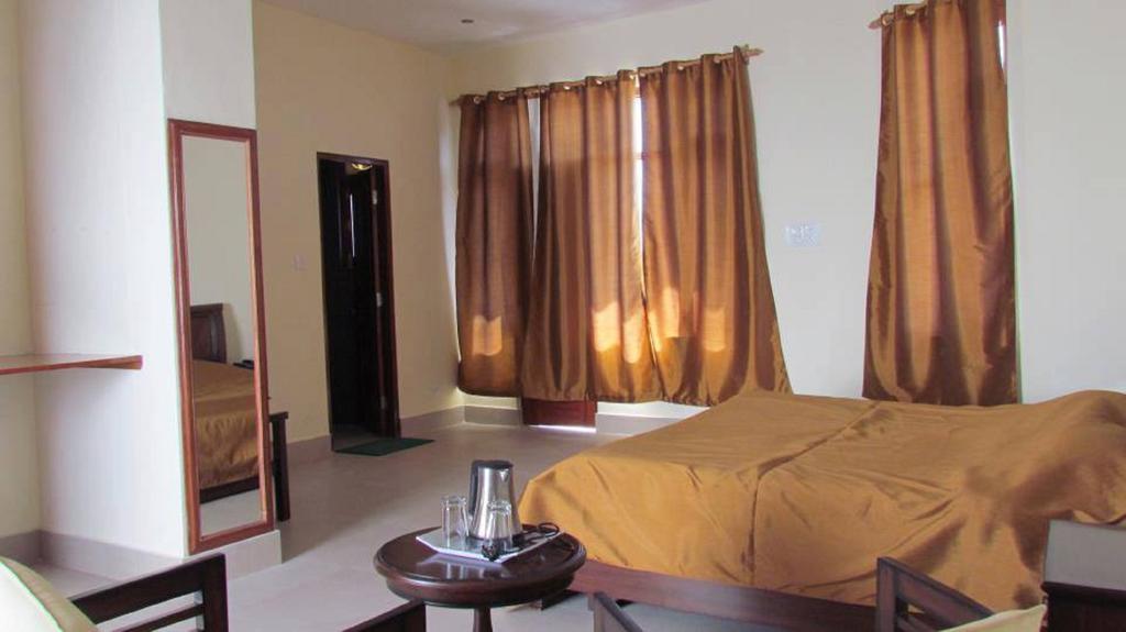 Hotel Deodar Villa Dharamshala Oda fotoğraf