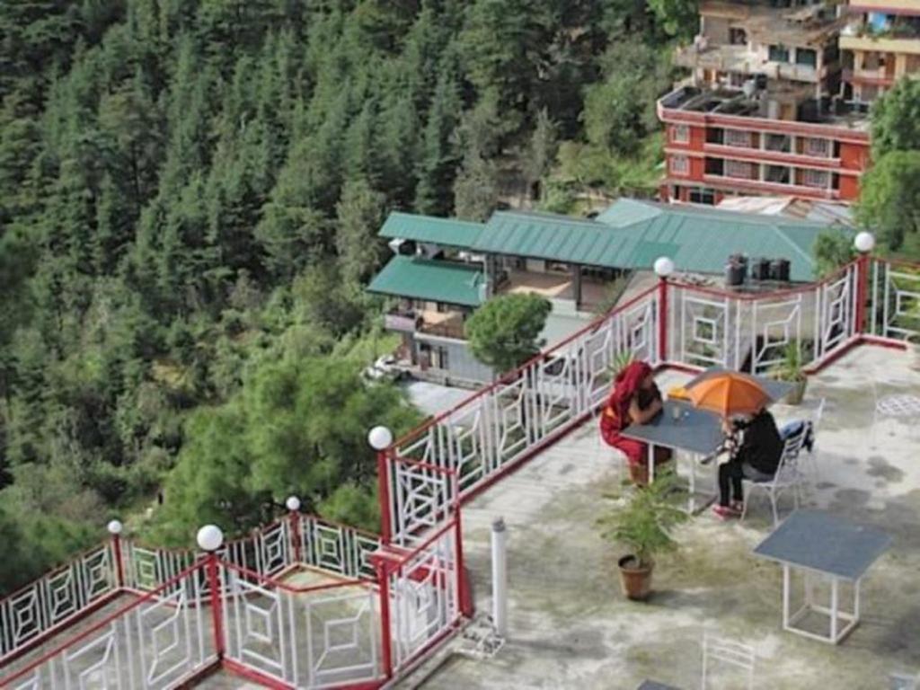 Hotel Deodar Villa Dharamshala Dış mekan fotoğraf