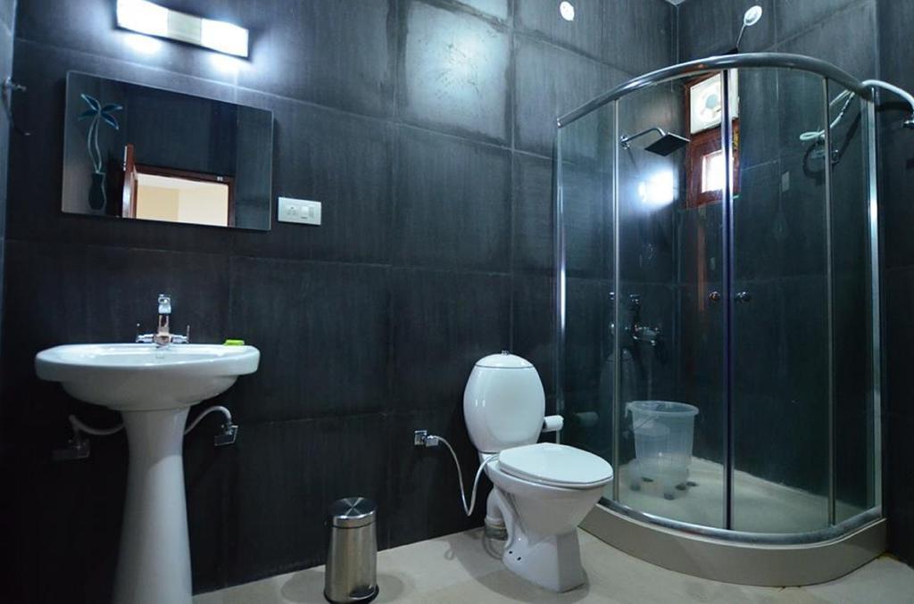 Hotel Deodar Villa Dharamshala Oda fotoğraf